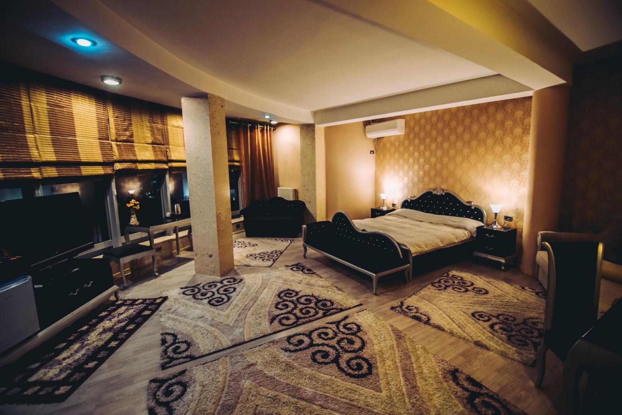 Kocibelli Pool & Hotel 4*